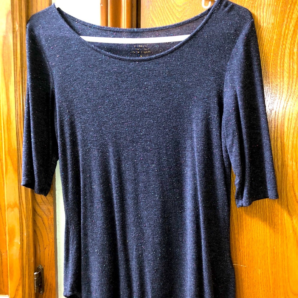 Super soft 3/4 sleeve/ above elbow dark gray top with rainbow specs- 1/2 fitted